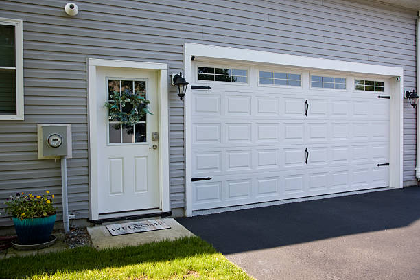 24/7 Emergency Garage Door Panel Replacement experts in Greenbelt, MD